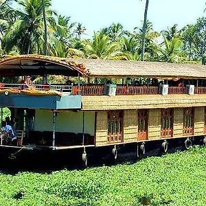 https://jct-houseboats.hotels-alappuzha.com